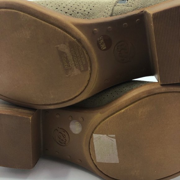 NEW! Suede Perforated Ankle Booties Lucky Brand Bayley 2 - Picture 8 of 8